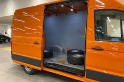 oranssi Volkswagen Crafter 2020 kuva 25.