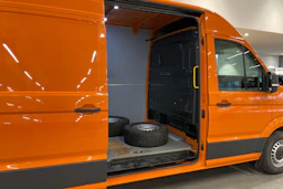 oranssi Volkswagen Crafter 2020 kuva 26.
