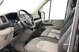 musta Volkswagen Crafter 2020 kuva 6.