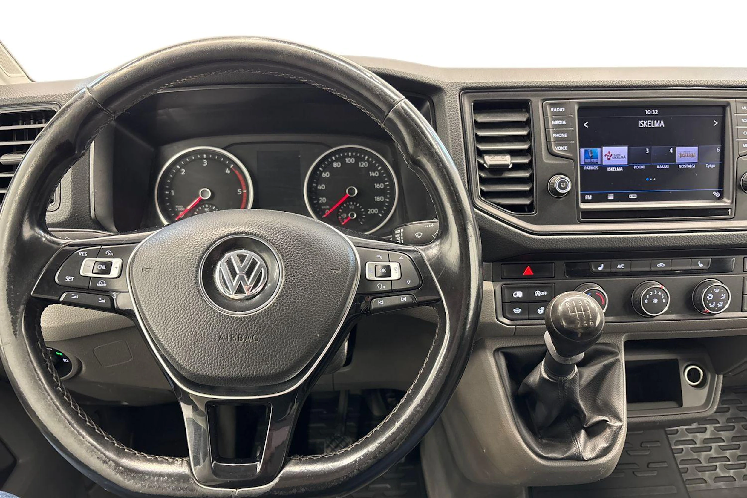 musta Volkswagen Crafter 2020 kuva 7.