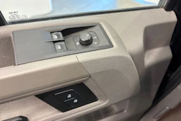 musta Volkswagen Crafter 2020 kuva 11.