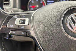 musta Volkswagen Crafter 2020 kuva 16.