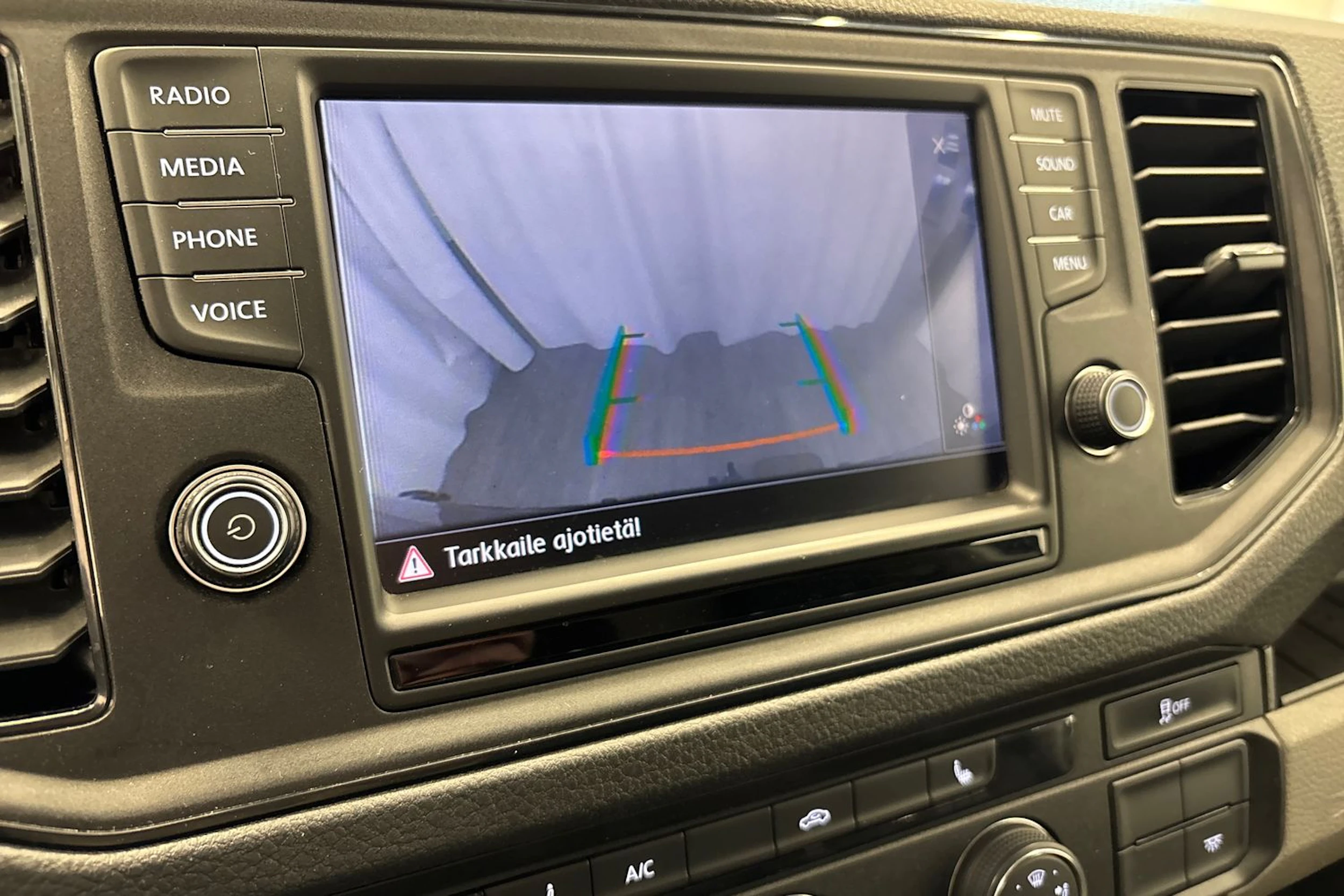 musta Volkswagen Crafter 2020 kuva 18.