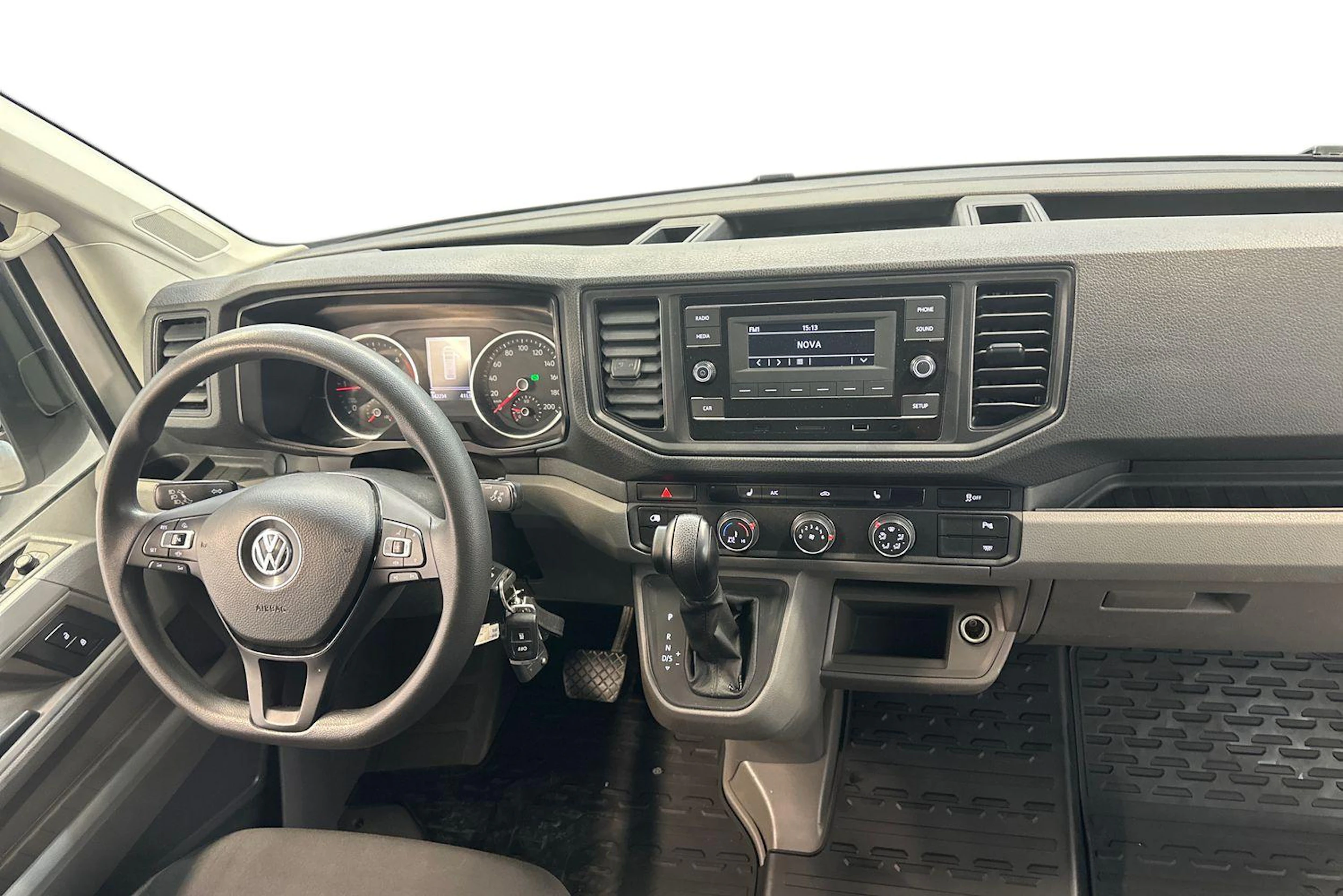 valkoinen Volkswagen Crafter 2020 kuva 8.