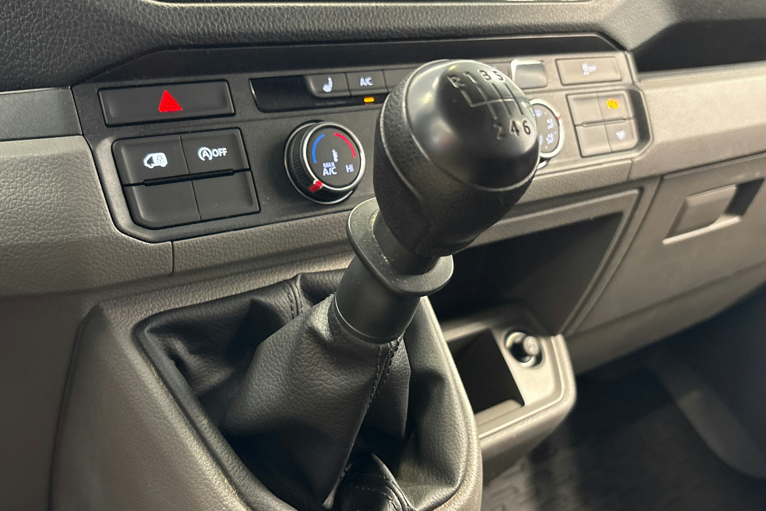 hopea Volkswagen Crafter 2020 kuva 14.