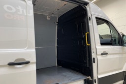 valkoinen Volkswagen Crafter 2021 kuva 18.