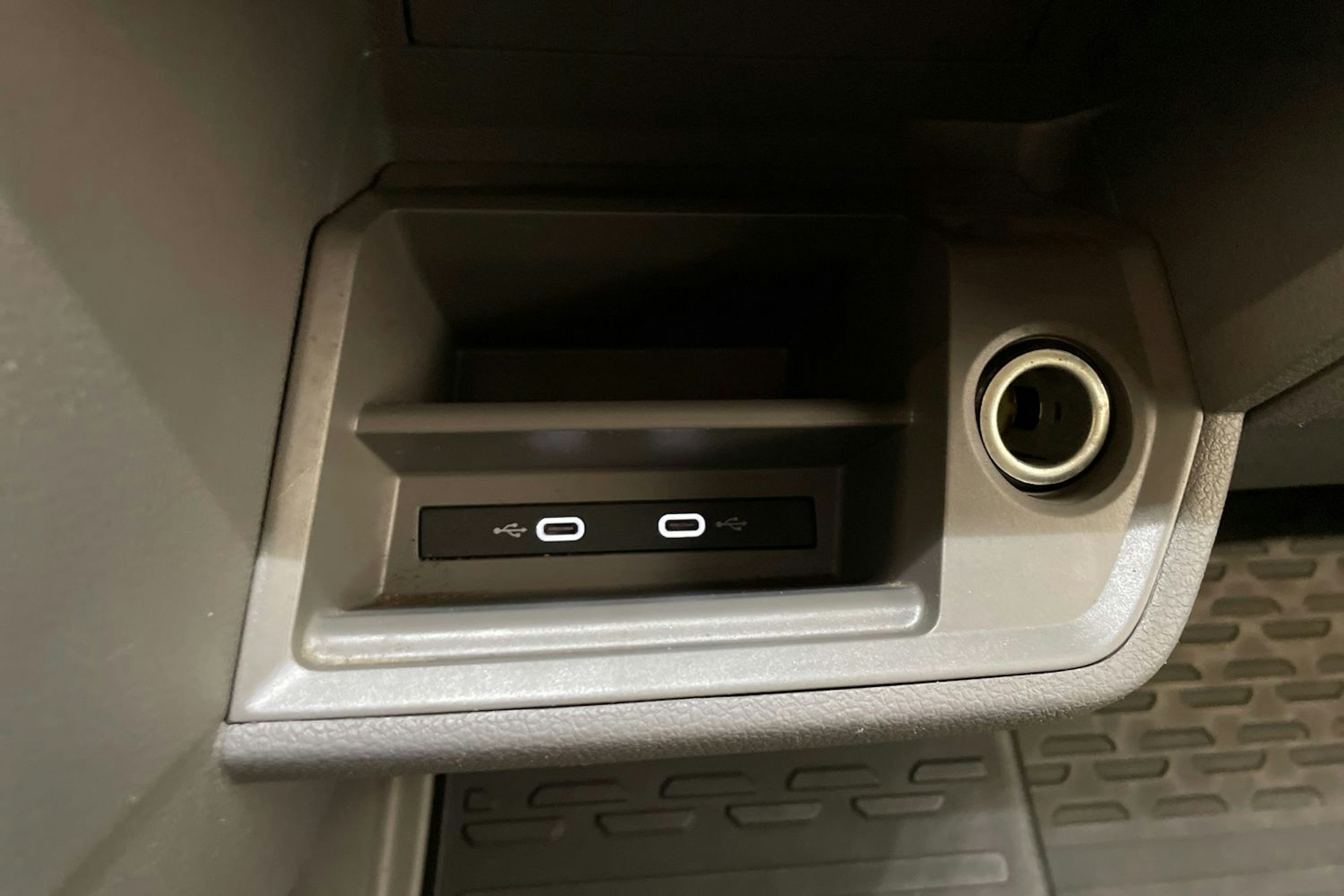 valkoinen Volkswagen Crafter 2021 kuva 26.