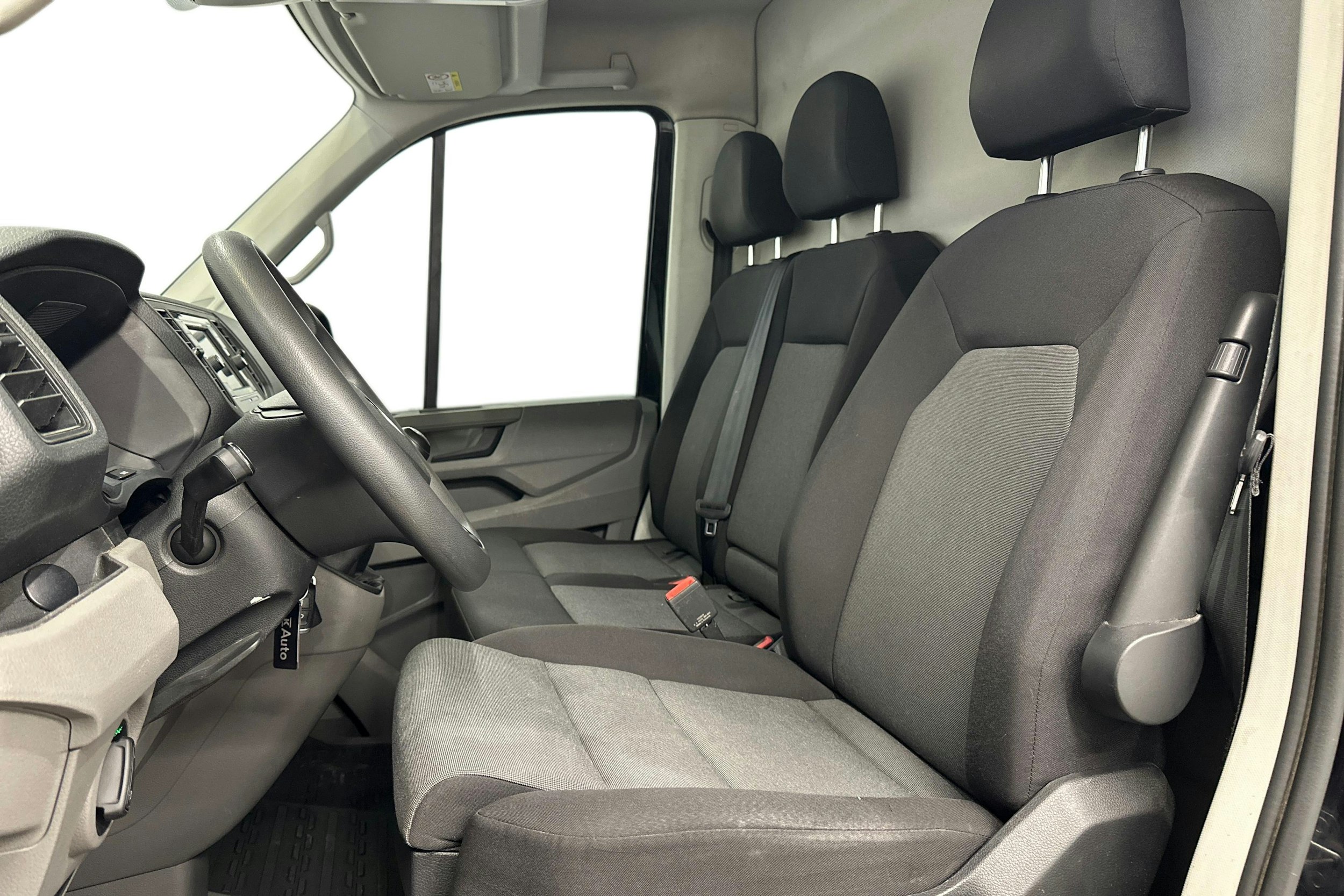 musta Volkswagen Crafter 2021 kuva 8.