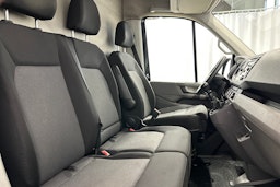 musta Volkswagen Crafter 2021 kuva 10.