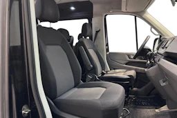 Musta Volkswagen CRAFTER 2021 kuva 9.