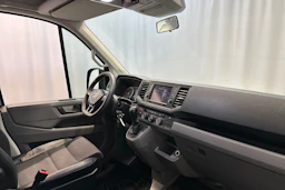Musta Volkswagen CRAFTER 2021 kuva 10.