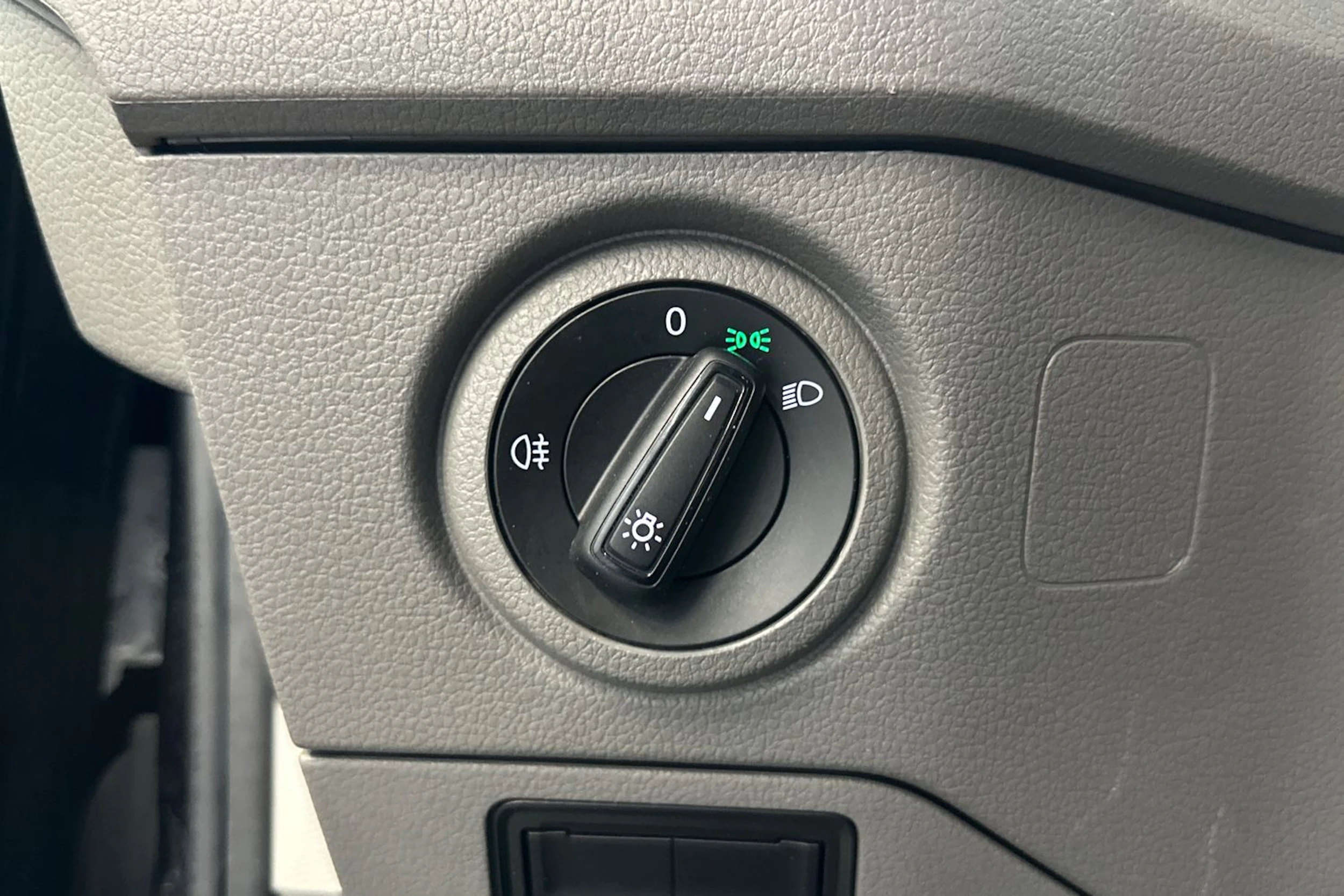 Musta Volkswagen CRAFTER 2021 kuva 14.