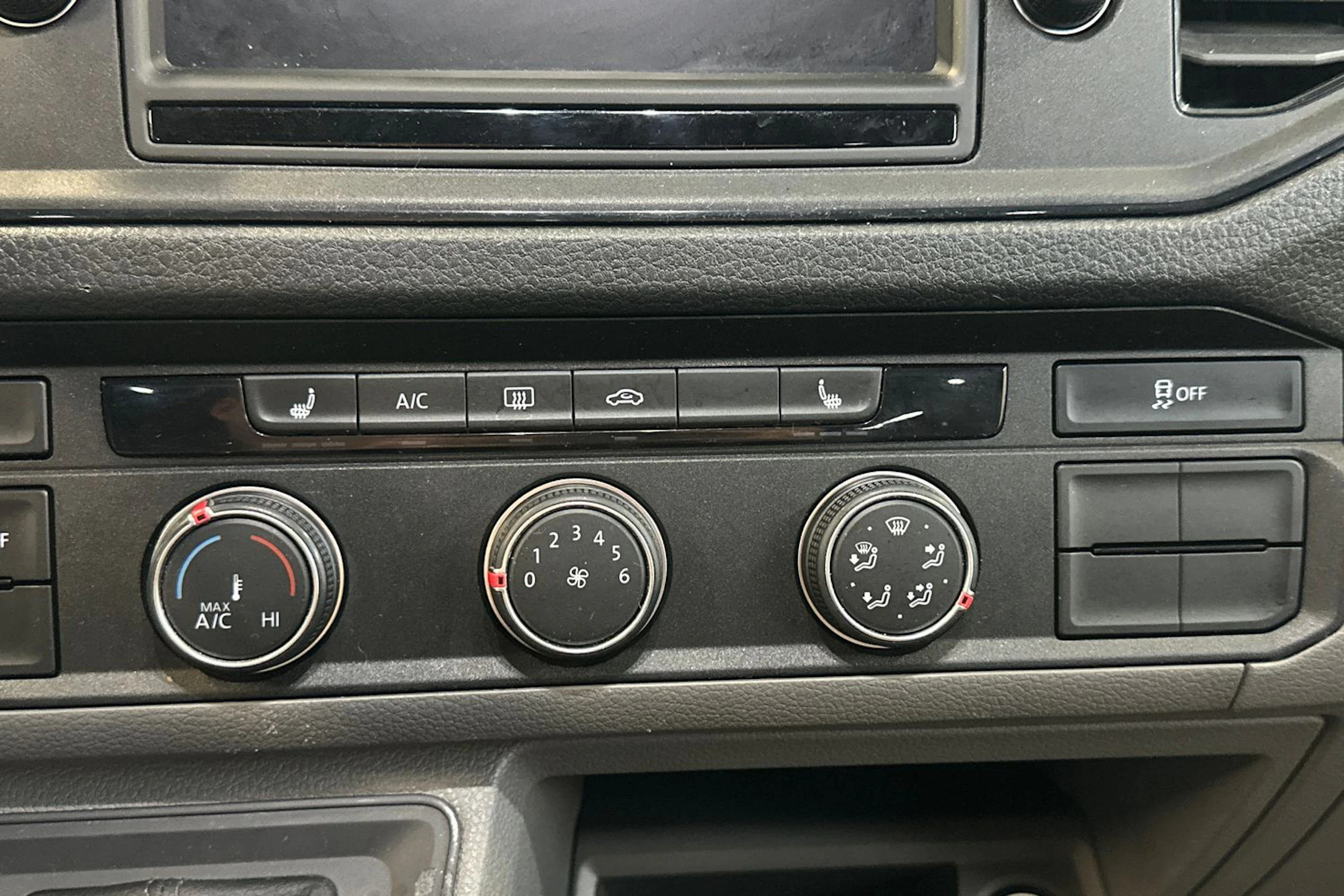Musta Volkswagen CRAFTER 2021 kuva 18.