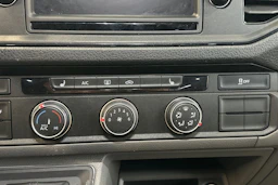 Musta Volkswagen CRAFTER 2021 kuva 18.