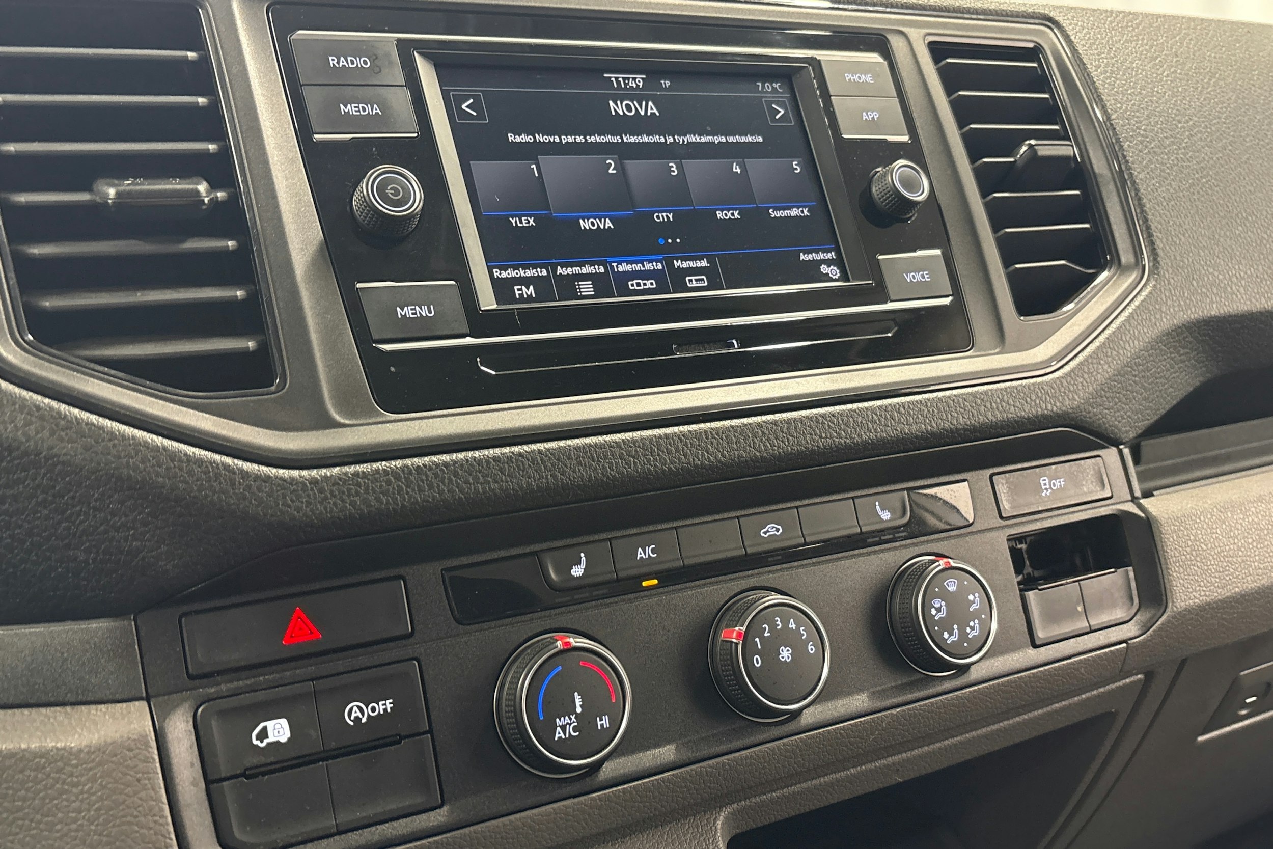 valkoinen Volkswagen Crafter 2021 kuva 17.