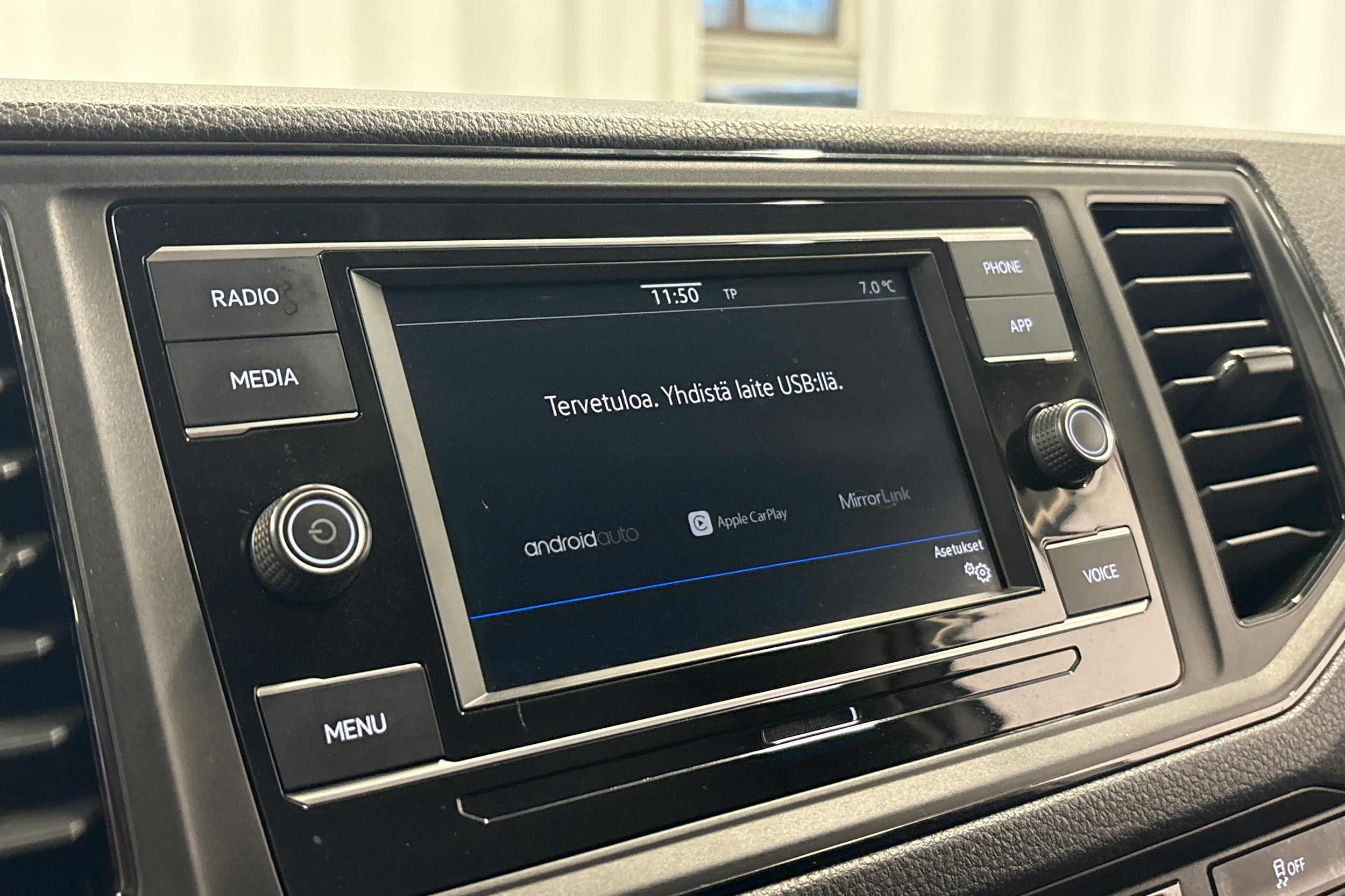 valkoinen Volkswagen Crafter 2021 kuva 18.