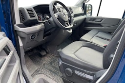 sininen Volkswagen Crafter 2021 kuva 3.