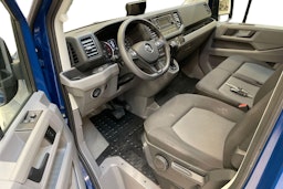 sininen Volkswagen Crafter 2021 kuva 7.