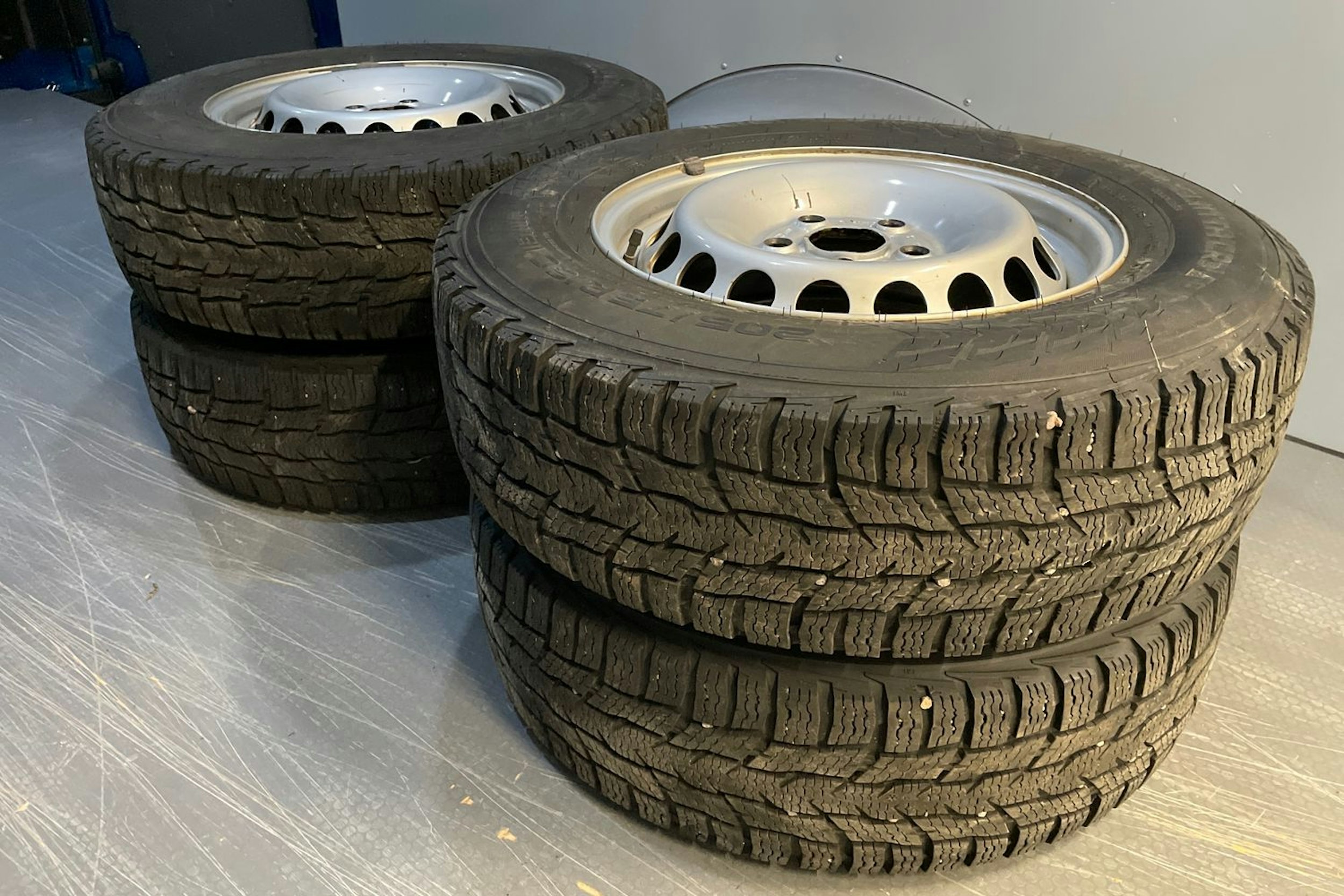 sininen Volkswagen Crafter 2021 kuva 14.