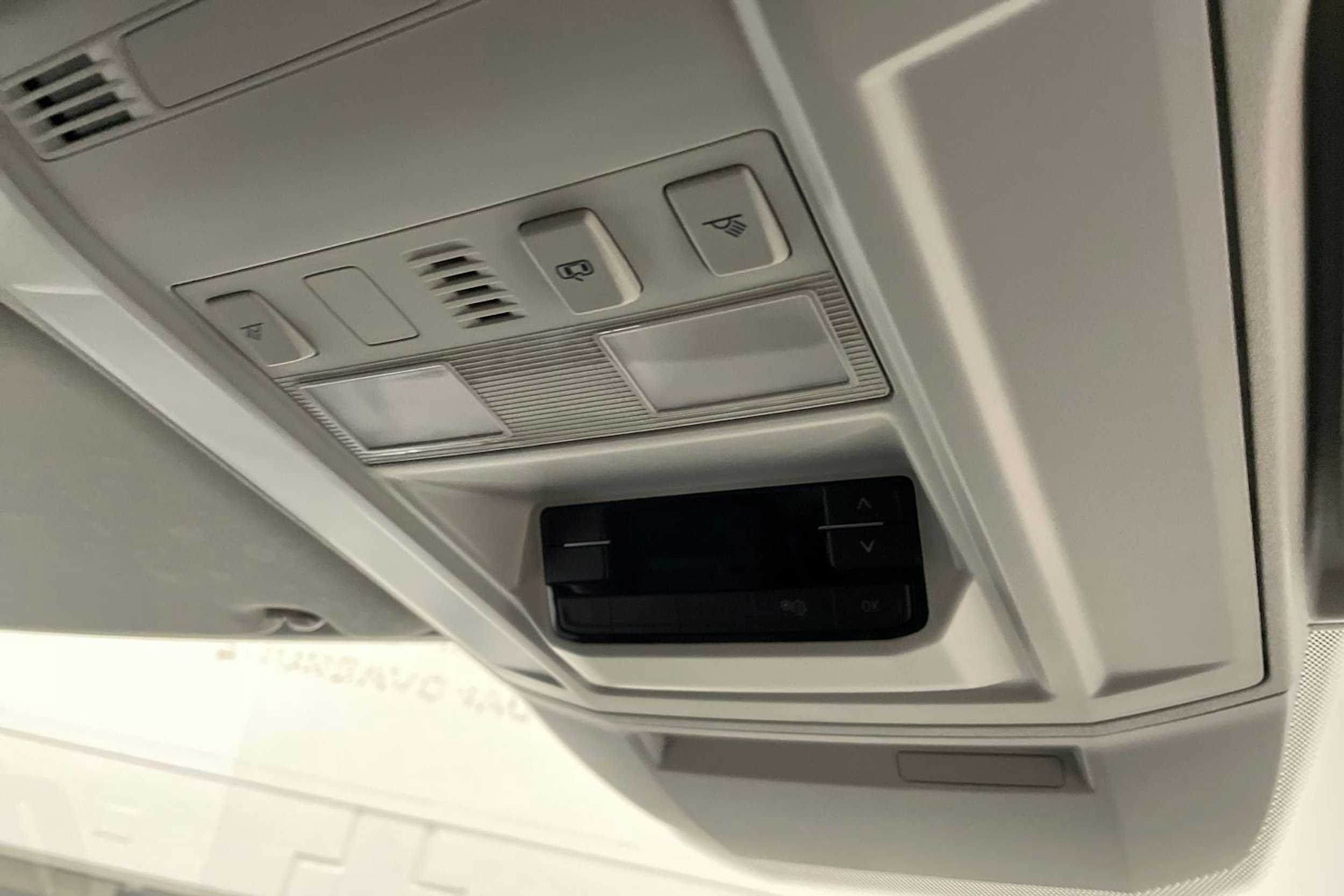 sininen Volkswagen Crafter 2021 kuva 20.