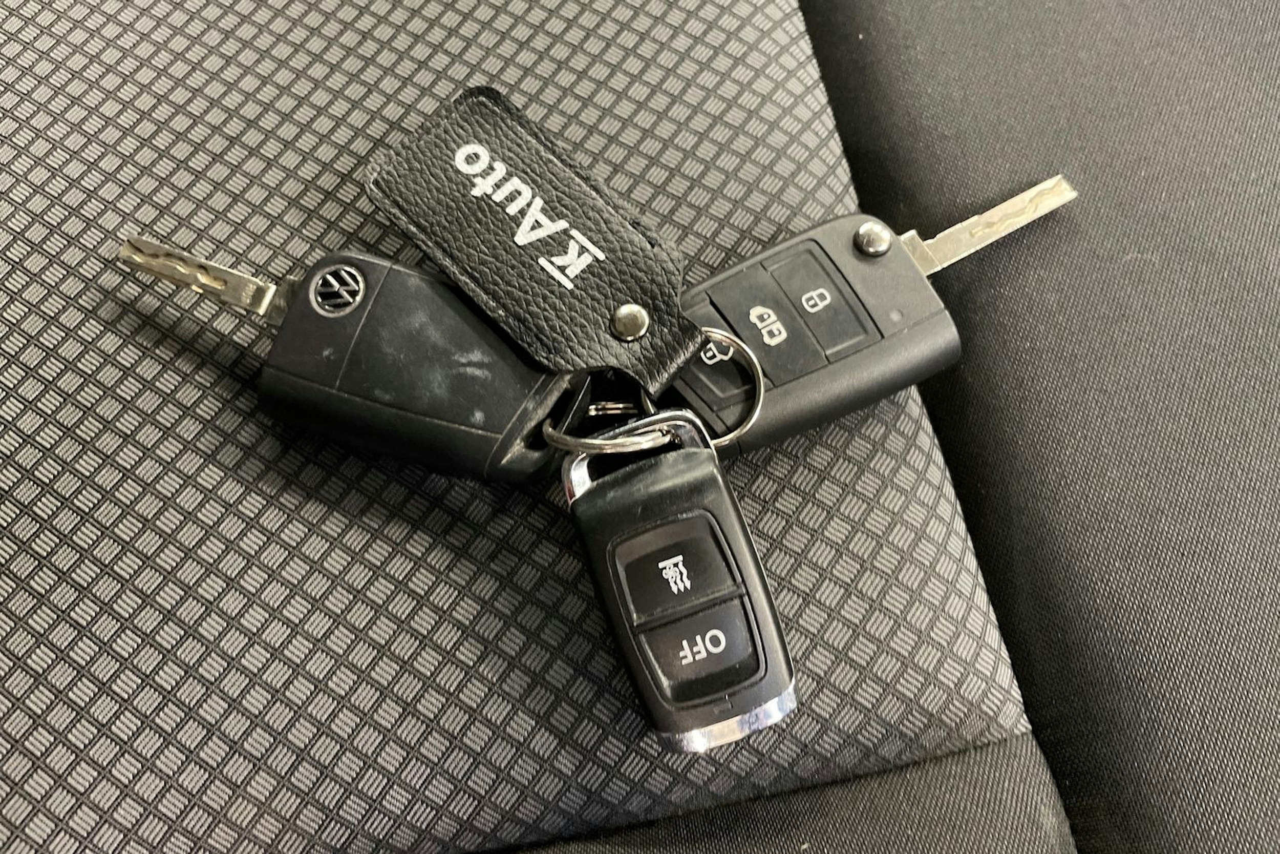 sininen Volkswagen Crafter 2021 kuva 21.