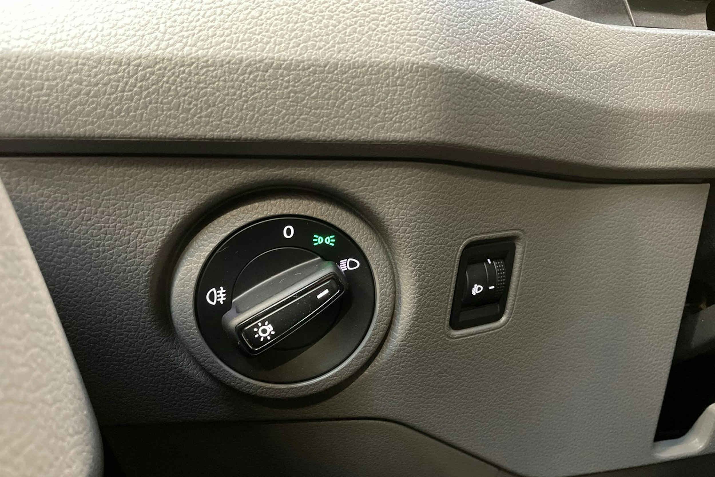 sininen Volkswagen Crafter 2021 kuva 25.