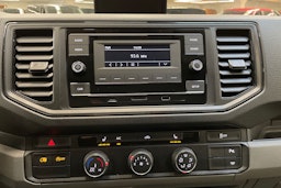 sininen Volkswagen Crafter 2021 kuva 26.