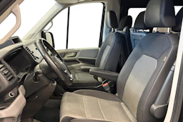 musta Volkswagen Crafter 2021 kuva 7.