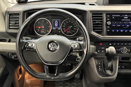 musta Volkswagen Crafter 2021 kuva 8.
