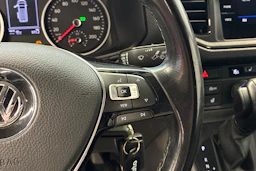 musta Volkswagen Crafter 2021 kuva 10.
