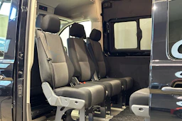 musta Volkswagen Crafter 2021 kuva 23.