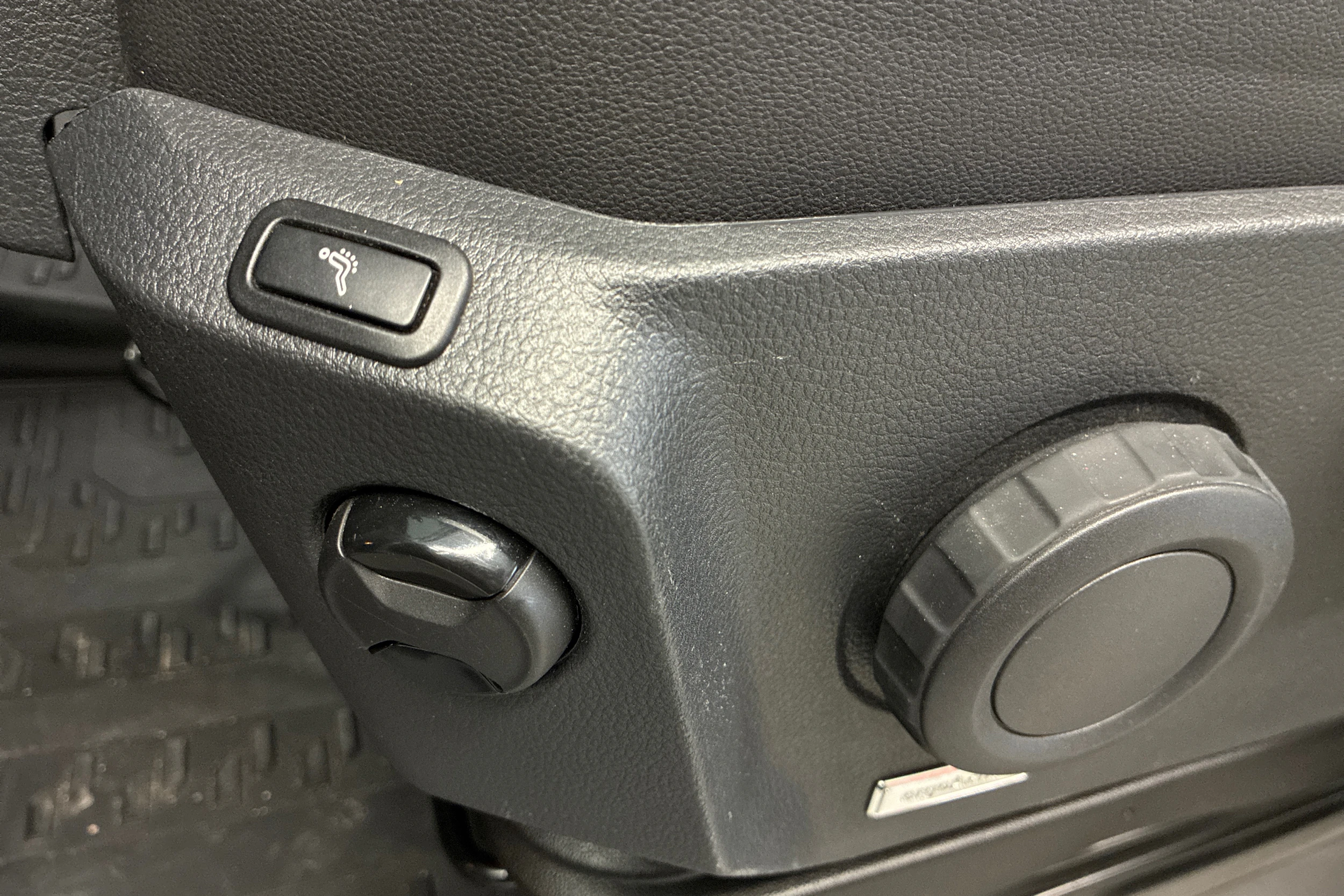 musta Volkswagen Crafter 2021 kuva 28.