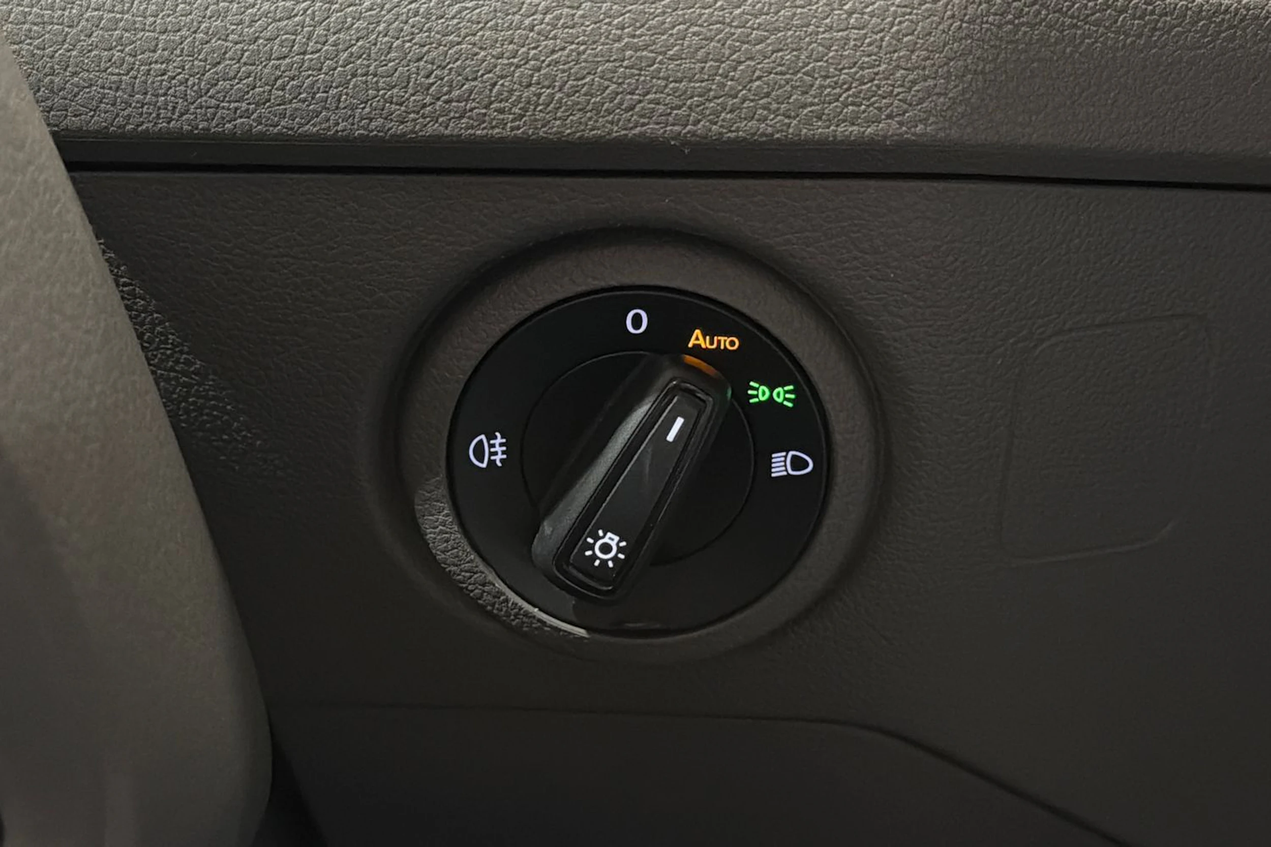 musta Volkswagen Crafter 2021 kuva 16.