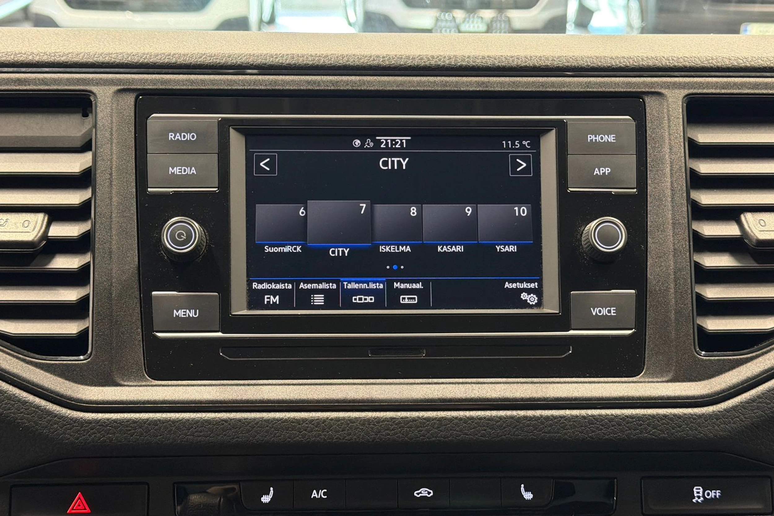 musta Volkswagen Crafter 2021 kuva 19.