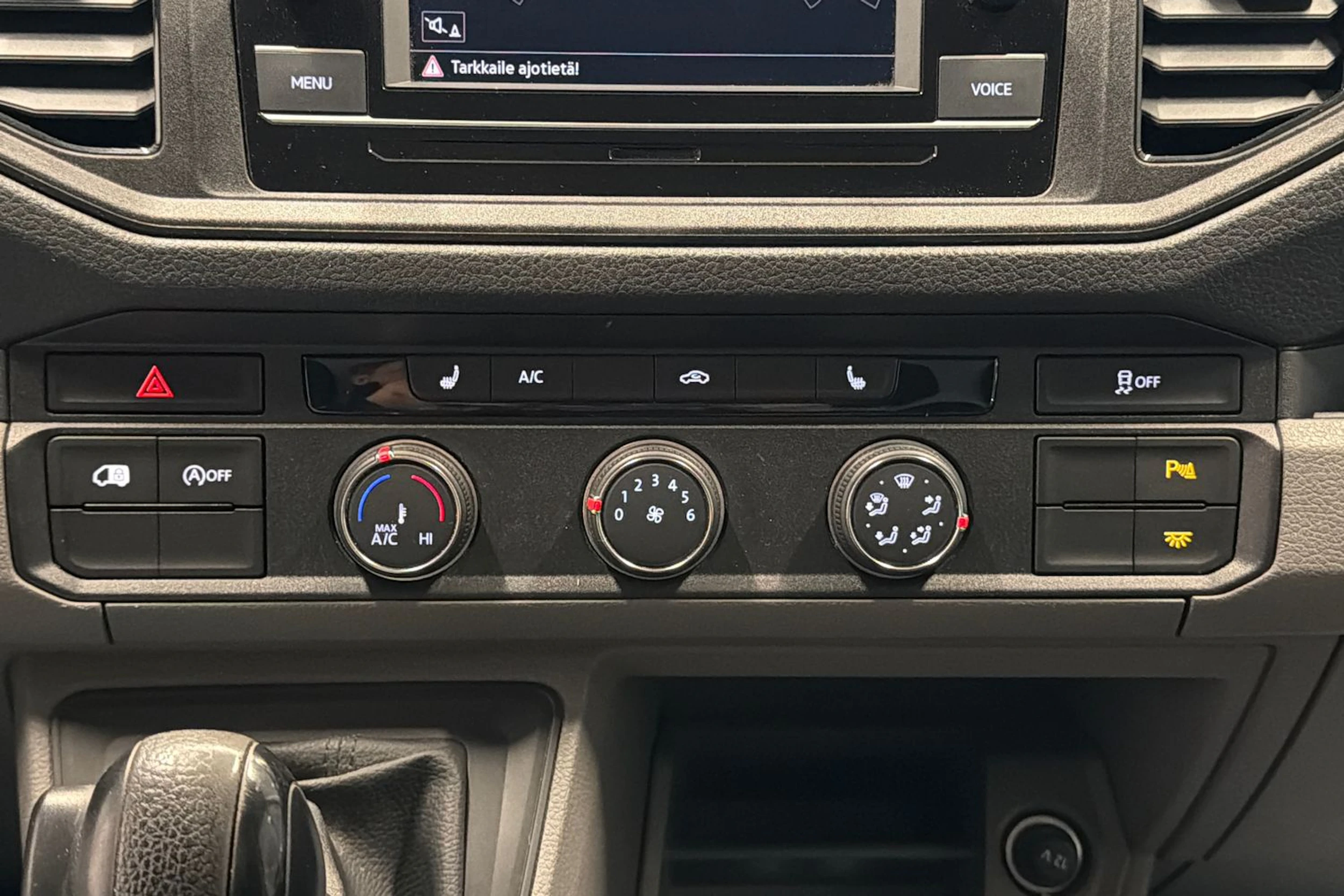 musta Volkswagen Crafter 2021 kuva 22.