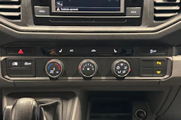 musta Volkswagen Crafter 2021 kuva 22.