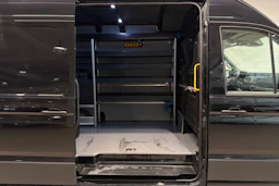 musta Volkswagen Crafter 2021 kuva 26.