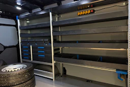 musta Volkswagen Crafter 2021 kuva 27.