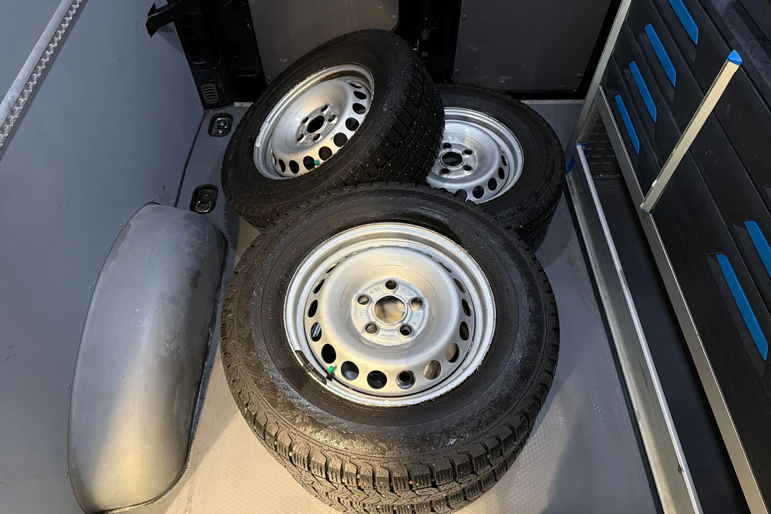 musta Volkswagen Crafter 2021 kuva 28.