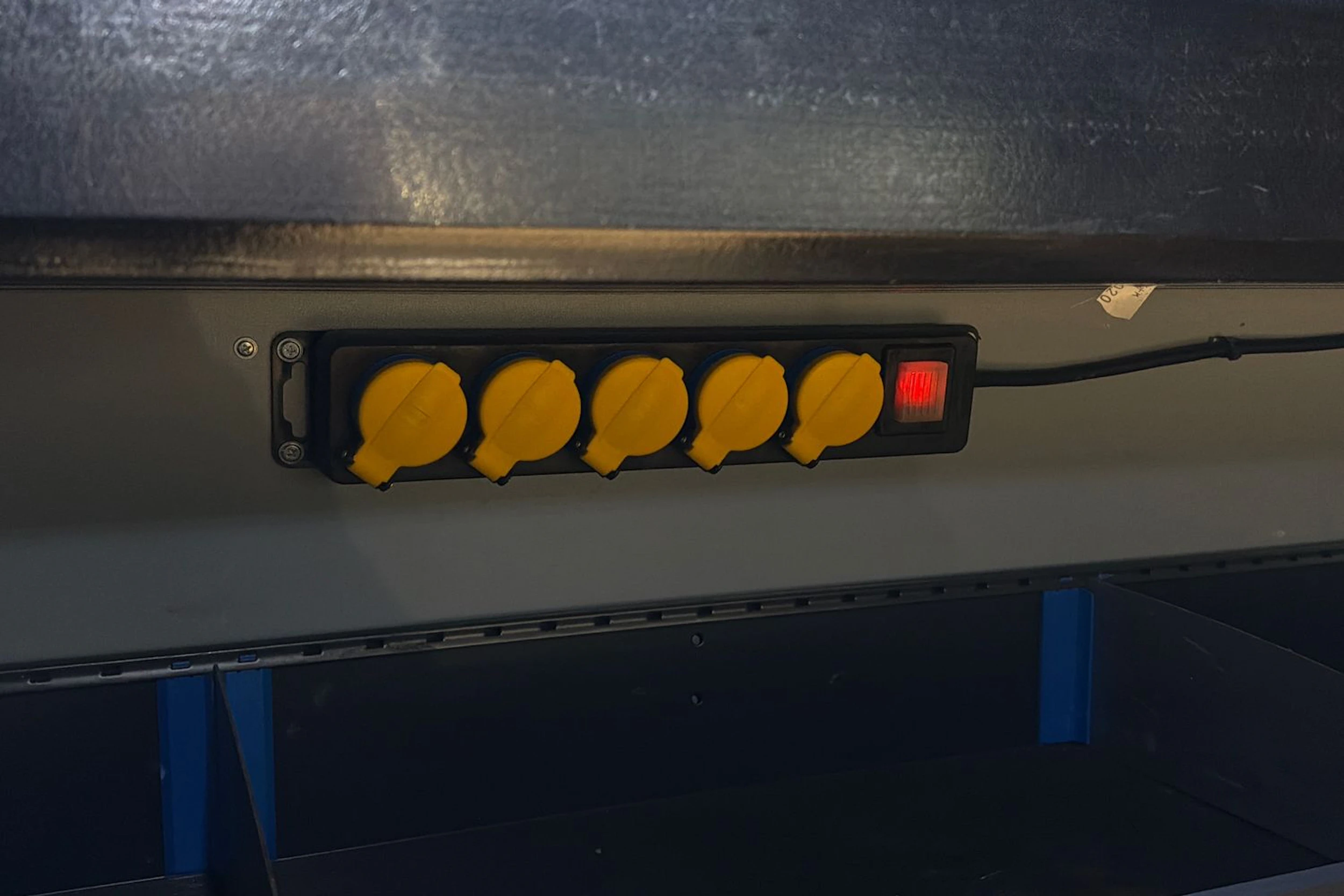 musta Volkswagen Crafter 2021 kuva 30.