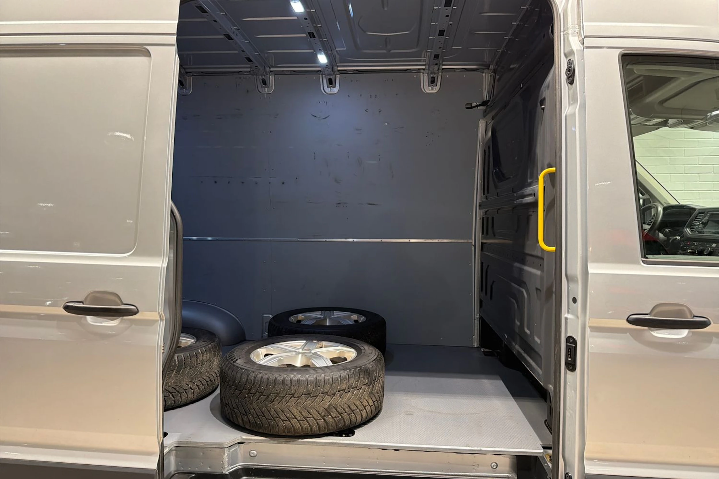 hopea Volkswagen Crafter 2021 kuva 20.