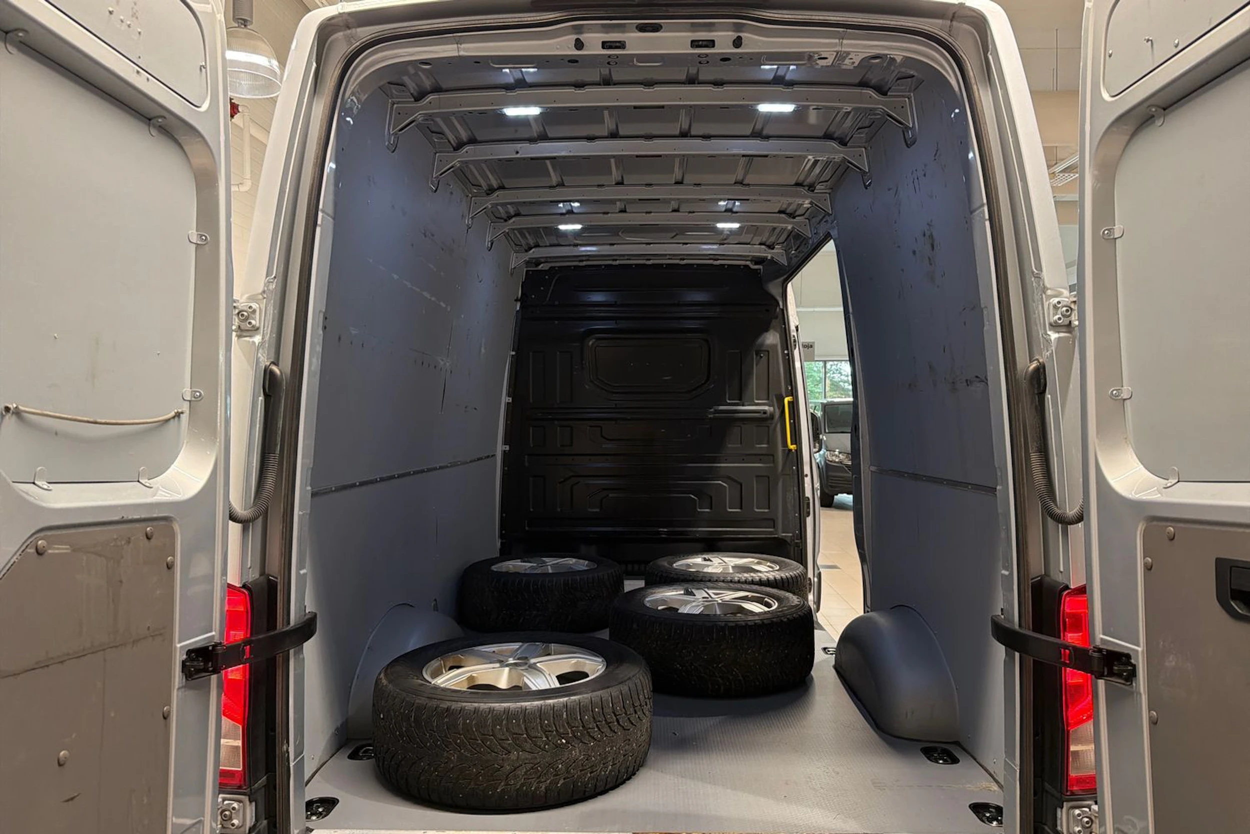 hopea Volkswagen Crafter 2021 kuva 21.