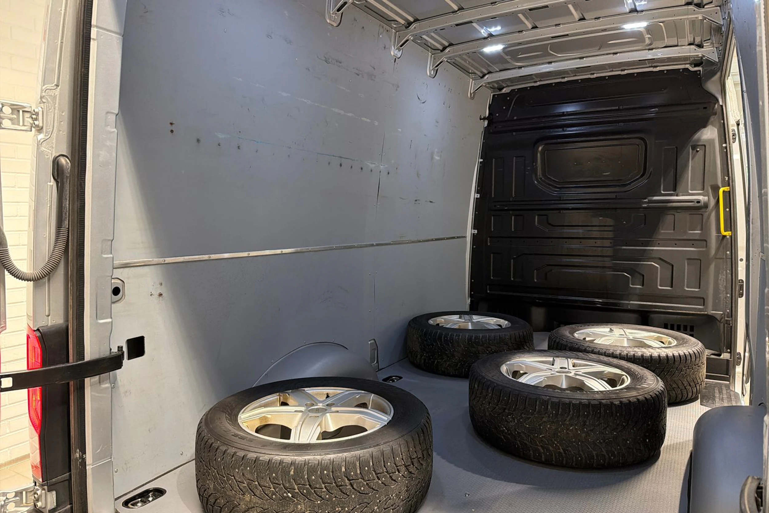 hopea Volkswagen Crafter 2021 kuva 22.