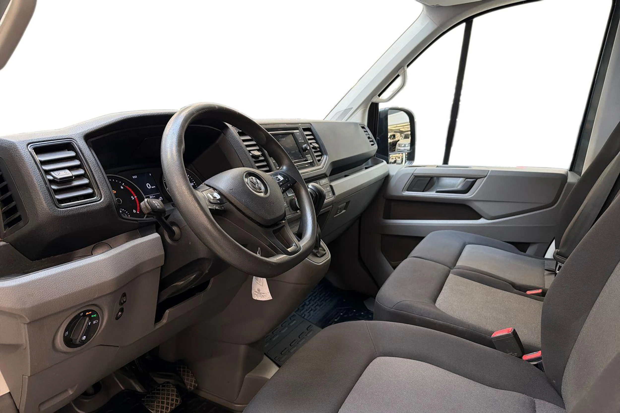 harmaa Volkswagen Crafter 2021 kuva 8.