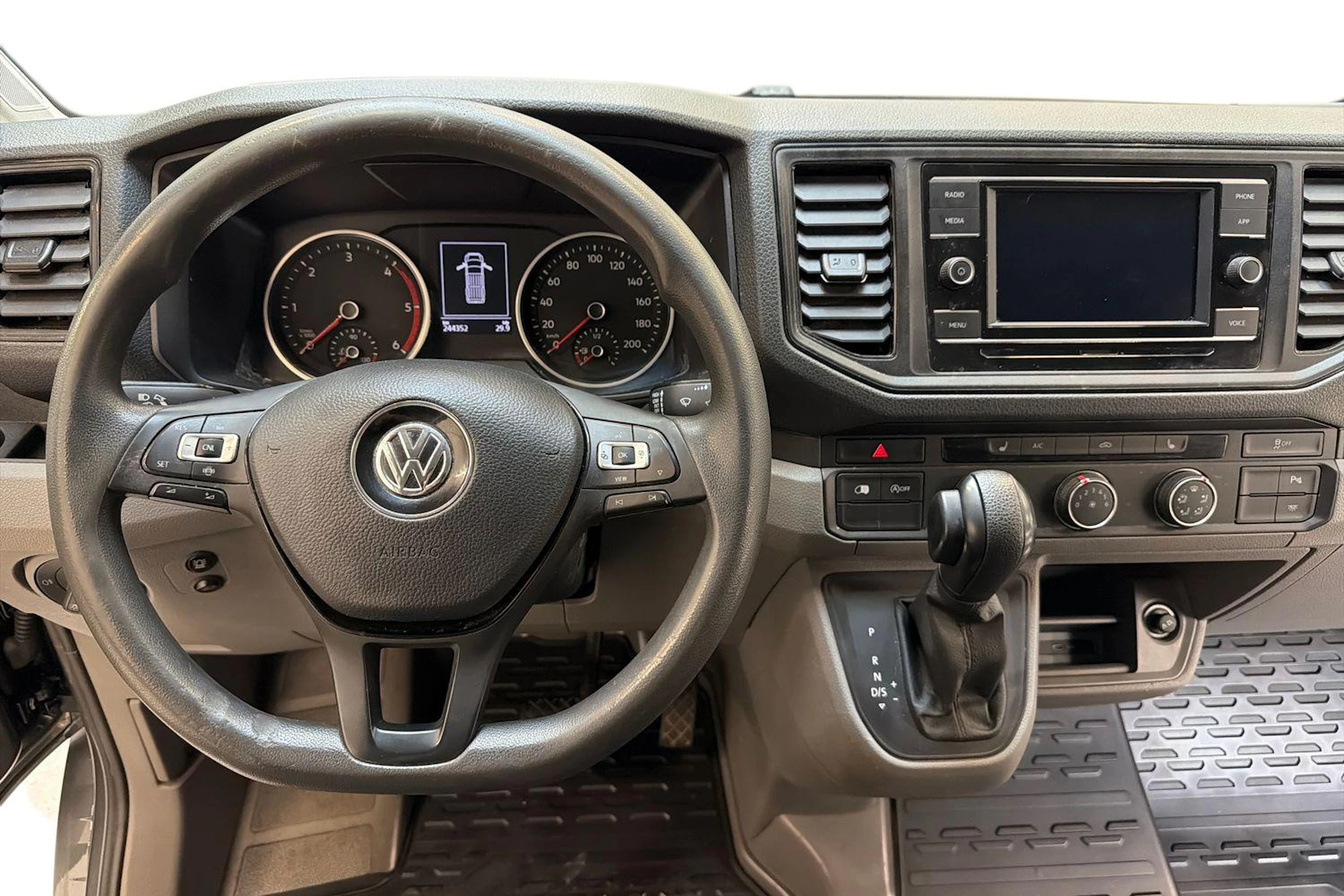 harmaa Volkswagen Crafter 2021 kuva 9.