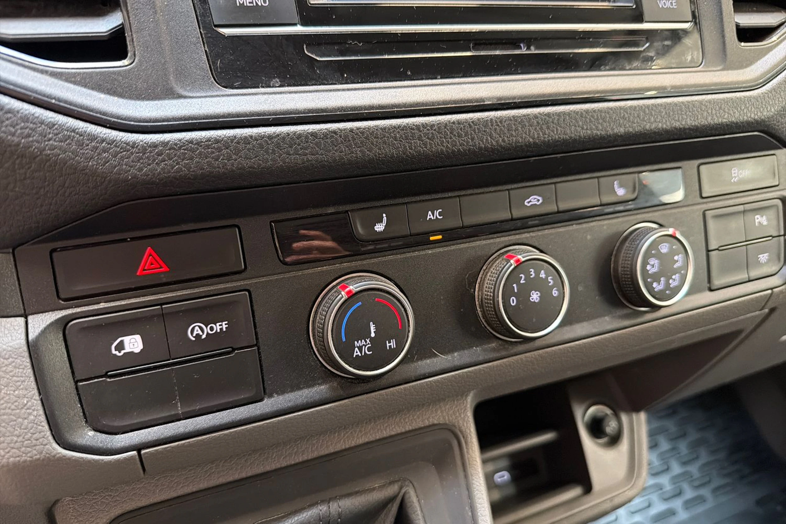 harmaa Volkswagen Crafter 2021 kuva 19.