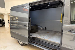harmaa Volkswagen Crafter 2021 kuva 23.