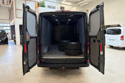 harmaa Volkswagen Crafter 2021 kuva 24.