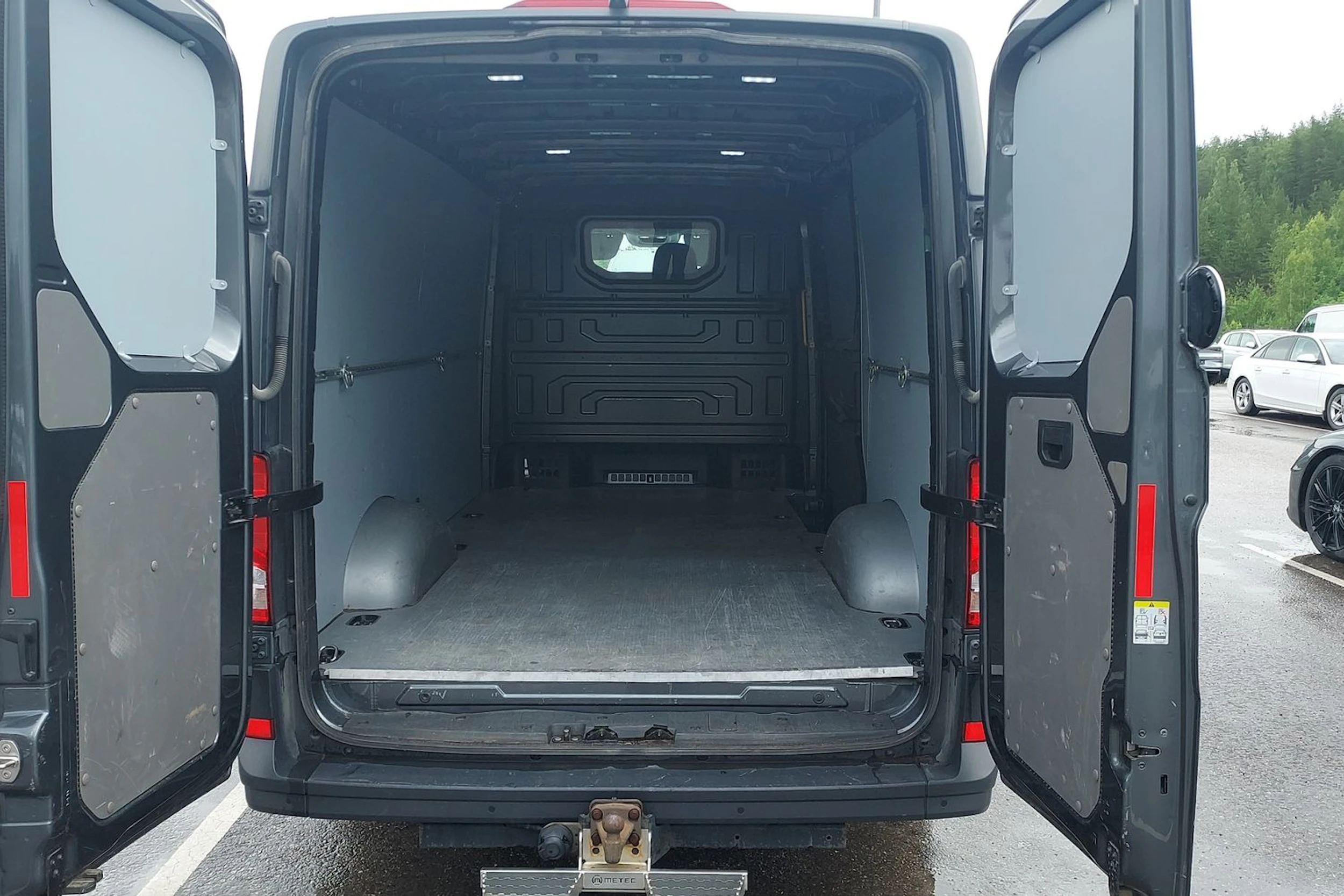 harmaa Volkswagen Crafter 2021 kuva 13.