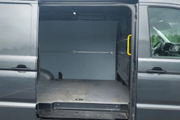 harmaa Volkswagen Crafter 2021 kuva 16.